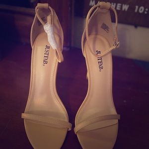 Just Fab “picture perfect” size 9 heels